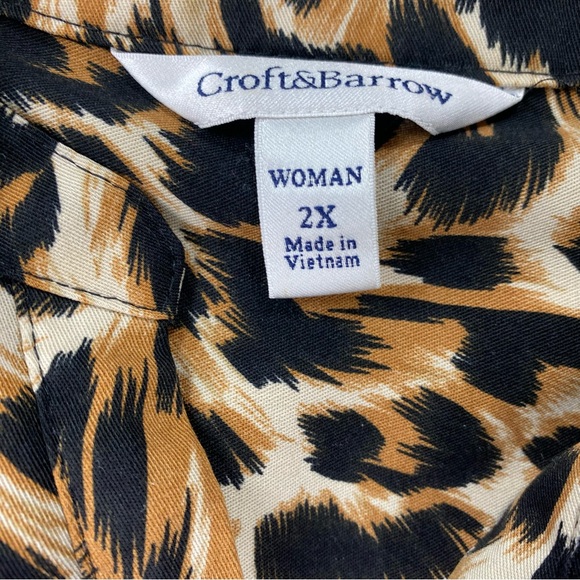 Woman’s Croft and Barrow animal print blouse size 2X - Picture 2 of 3